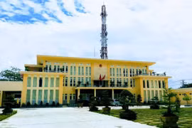 Cà Mau: Một mình dự thầu, Minh Kha trúng liền 2 gói xây lắp