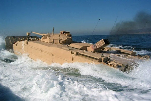 Xe thiết giáp lội nước siêu tốc AAV-7 sắp được Mỹ "hồi sinh"? 
