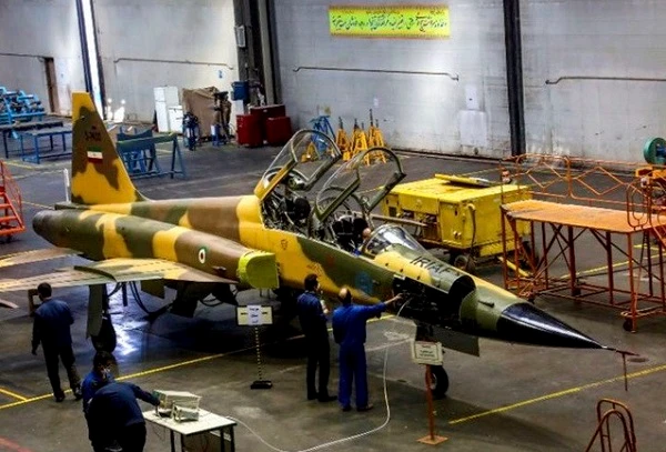 Khó tìm ra khác biệt giữa tiêm kích Kowsar Iran so với F-5 Tiger