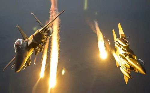 "Đại bàng bất bại" F-15E của Mỹ quần đào trên bầu trời Qamishli, cảnh báo Syria?