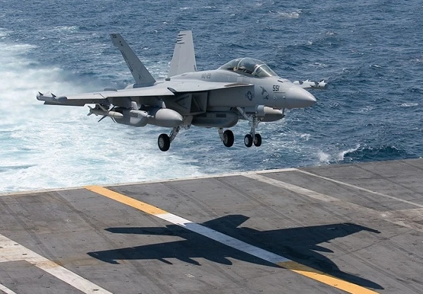 Máy bay tác chiến điện tử EA-18G của Mỹ được trang bị "hàng khủng"