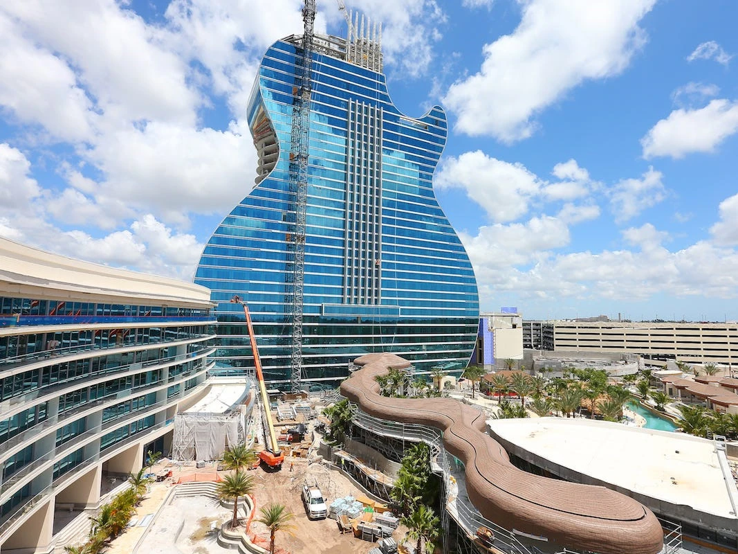 Khách sạn hình đàn guitar trị giá 1,5 tỷ USD ở Mỹ