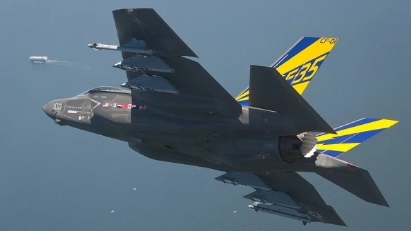 F-35 Mỹ có thêm tên lửa thông minh AIM-9X, quyết "ngang kèo" với Su-35 Nga