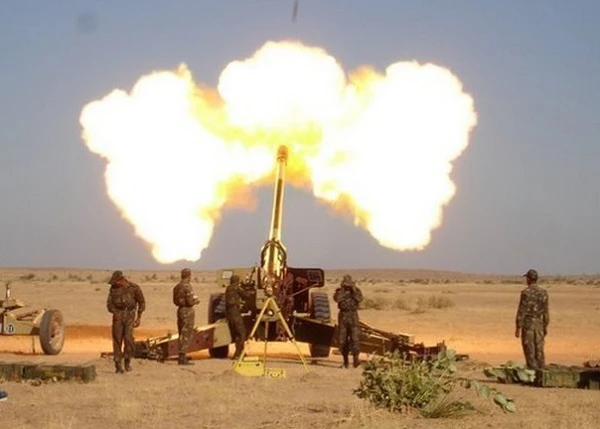 Lựu pháo M-46 Liên Xô bất ngờ áp sát biên giới Trung Quốc 