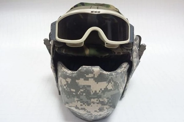 Soi kiểu mũ chống đạn cực hầm hố của binh lính Ukraine