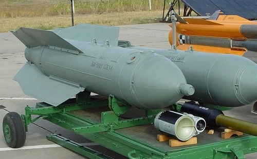 Nga dùng bom RBK-500 "nhảy dù" từ Su-34, quyết "làm cỏ" xe tăng phiến quân ở Syria