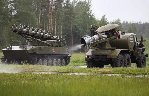 Đã mắt trước dàn trang bị siêu khủng của bộ đội hóa học Nga