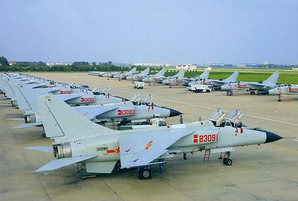 "Quan tài bay" JH-7 Trung Quốc áp sát biên giới có dọa được Ấn Độ?