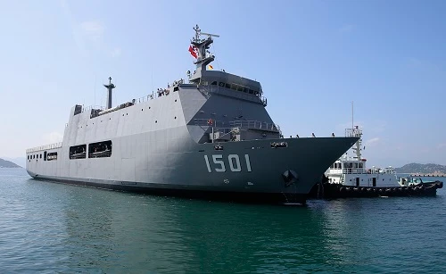 Sức mạnh tàu đổ bộ “khủng” nhất Đông Nam Á vừa đến Việt Nam