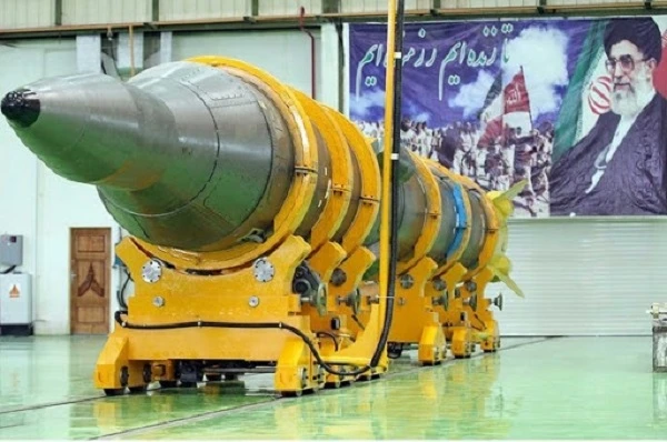 Tên lửa đạn đạo Sejjil của Iran đặt mọi căn cứ Mỹ trong tầm ngắm