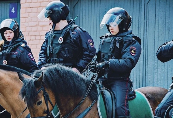 Nữ binh sĩ Nga đẹp nhất thế giới đến tổng thống Putin cũng phải khen