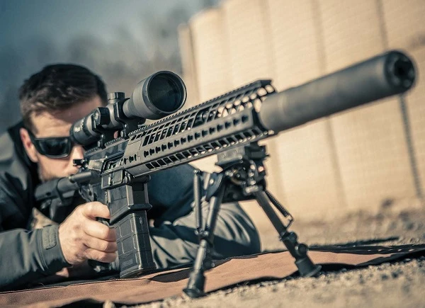 Sức mạnh súng trường SIG716 Ấn Độ vừa duyệt mua 72.000 khẩu