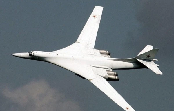 "Thiên nga trắng" Tu-160 Nga bay liên tục 25 giờ có khiến NATO kinh sợ?
