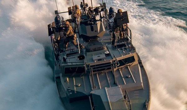 Không ngờ Kalashnikov lại sản xuất xuồng đổ bộ - tấn công "chất" thế này