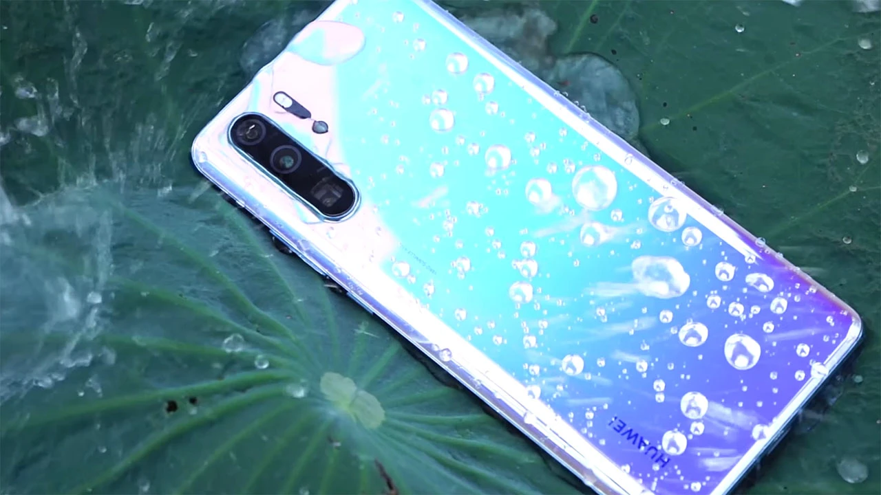 Cách bảo vệ smartphone trong tháng Ngâu mưa nhiều