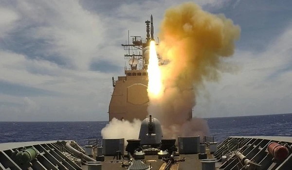 Chiến hạm Mỹ phóng tên lửa SM-2 trên biển Philippines “dằn mặt” Trung Quốc 