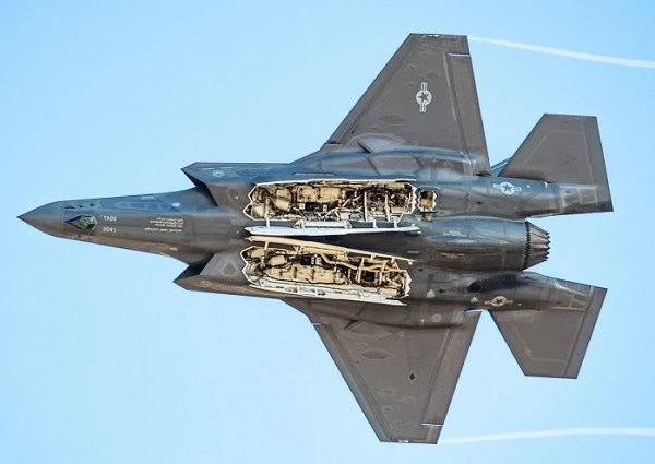 Vì sao so sánh Su-57 Nga với F-35 Mỹ lại bị cho là... khập khiễng?