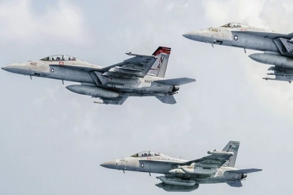 "Ong bắp cày" F/A-18 lên chuẩn Super Hornet SLM: Hổ mọc thêm cánh!