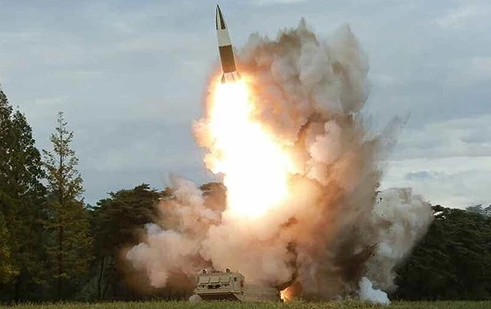 Cận cảnh tên lửa mới của Triều Tiên nhắm trúng mục tiêu trên biển