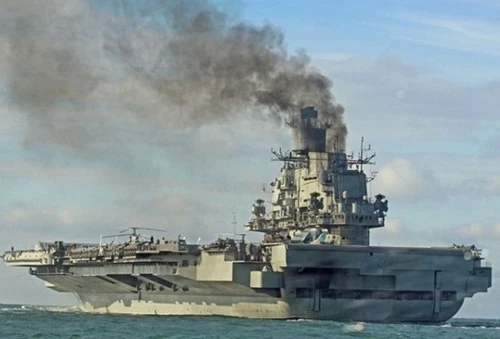 Nga bị Trung Quốc chế giễu vì để cháy tàu sân bay duy nhất