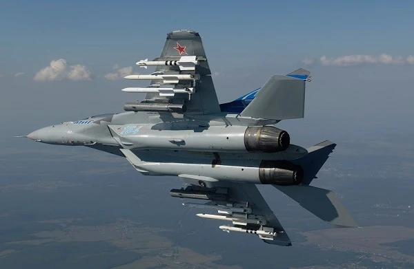 Chê MiG-35 của Nga... Trung Quốc xúi Iran và Syria mua “quốc bảo” giá rẻ J-10 