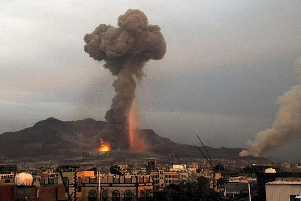 Không quân Israel lùng sục tiêu diệt kho vũ khí Iran, bầu trời Syria rực lửa!