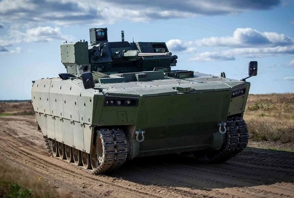 Lộ diện xe chiến đấu bộ binh "Bé bự" của Ba Lan