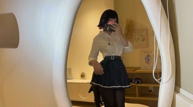 Nữ coser Việt giấu mặt vẫn khiến cộng đồng mê mệt