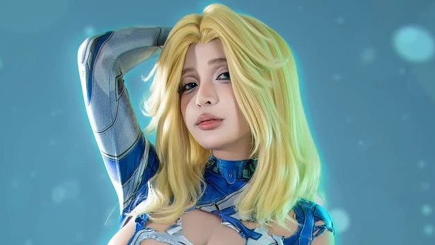 Màn cosplay “xé áo” của nữ coser Việt gây sốt mạng