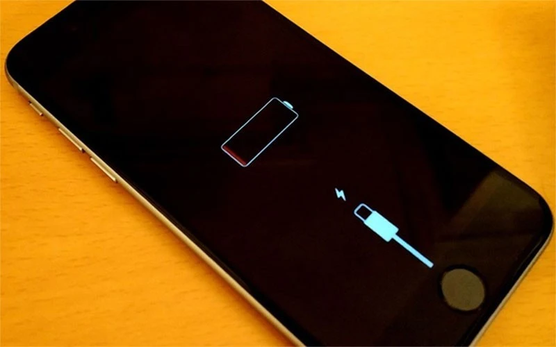 Điện thoại sạc chậm hoặc không vào điện, xử lý ra sao?