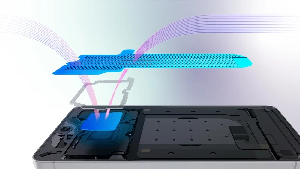 Cách Samsung “phù phép” Galaxy S25 Edge mỏng mà vẫn bền