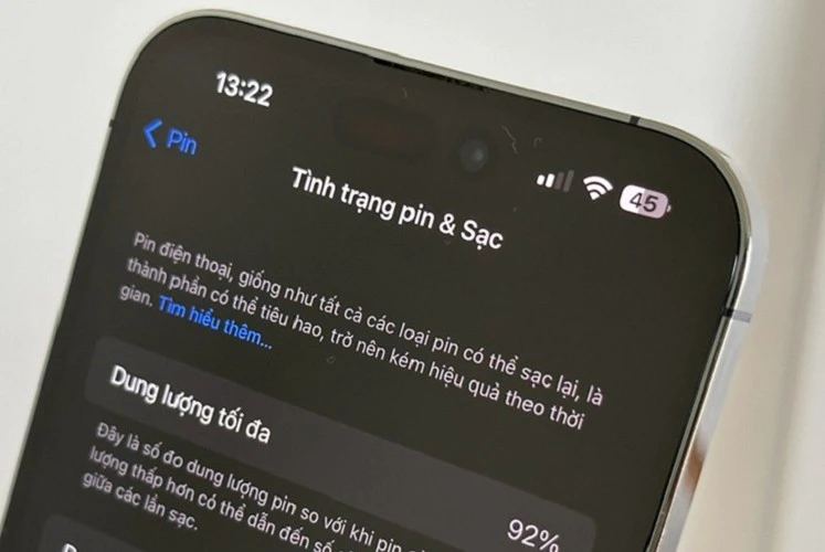 Chiêu lừa pin 100% trên iPhone cũ khiến người mua sập bẫy