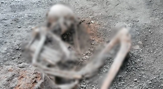 Khai quật hài cốt thảm họa Pompeii, chuyên gia bật khóc vì...