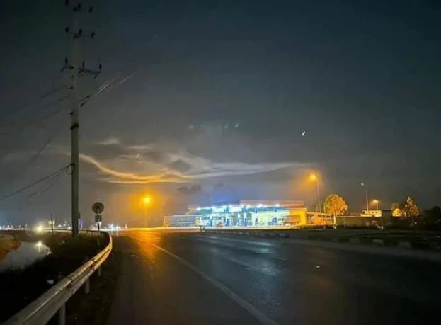 Vệt sáng lạ xuất hiện trên bầu trời miền Bắc, chuyên gia lý giải sao?