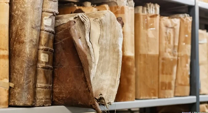 Sự thật rùng mình những cuốn sách bọc da kỳ bí nhất thế giới 