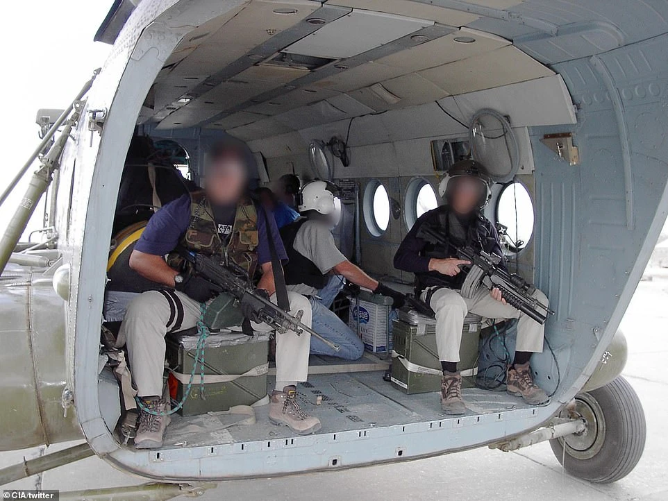 Ảnh lần đầu công bố cuộc chiến ở Afghanistan sau khủng bố 11/9