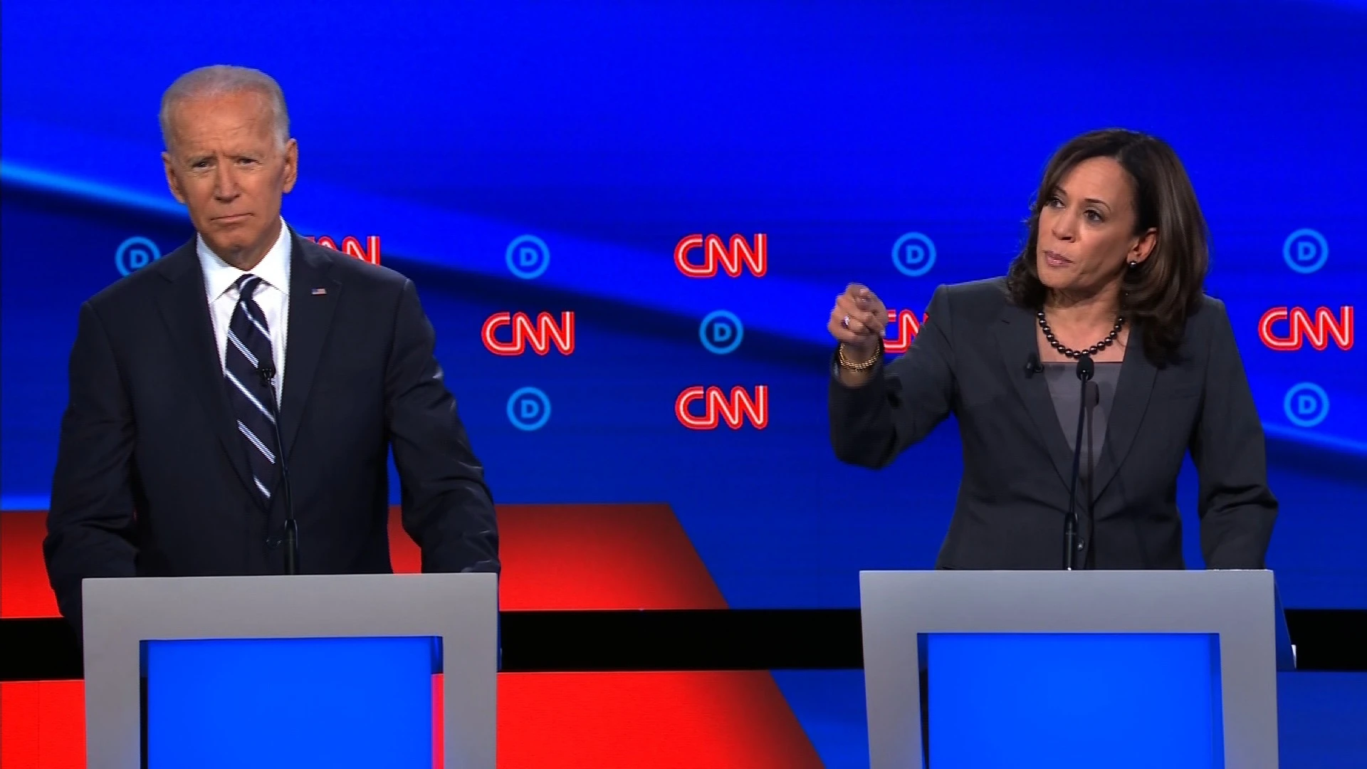 Vì sao ông Joe Biden “chọn mặt gửi vàng” bà Kamala Harris làm “phó tướng“?