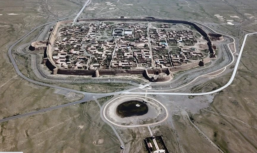 Bí mật pháo đài cổ trên sa mạc Gobi của Trung Quốc