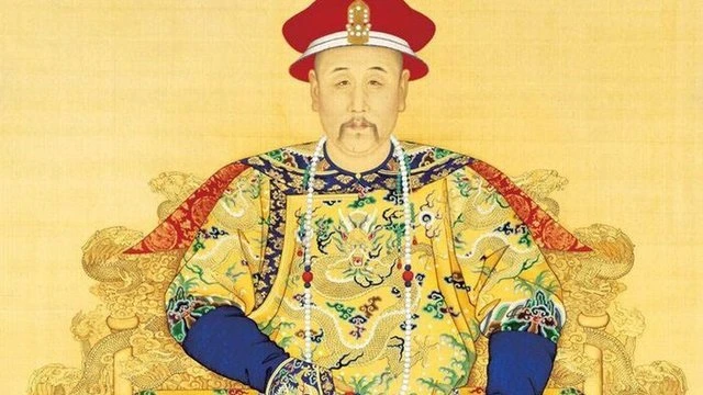 Vì sao dung mạo thật của hoàng đế TQ không bao giờ bị lộ?