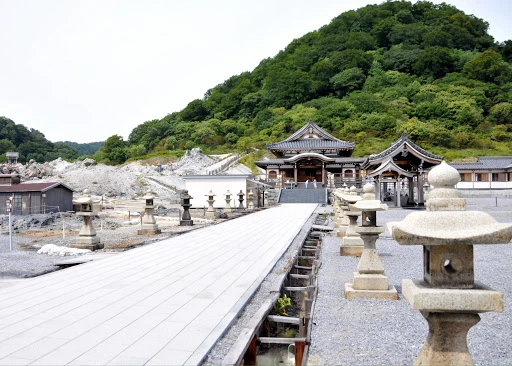 Khám phá ngọn núi thiêng Nhật Bản, lối sang thế giới bên kia