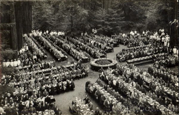 Bí ẩn khu rừng nơi các quý ông hàng đầu thế giới gặp mặt