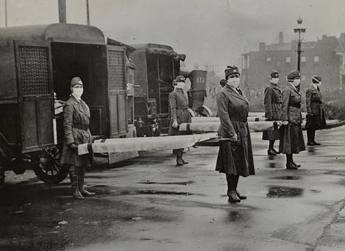 Giữa đại dịch cúm 1918, dân Mỹ chữa bệnh bằng... rượu whisky