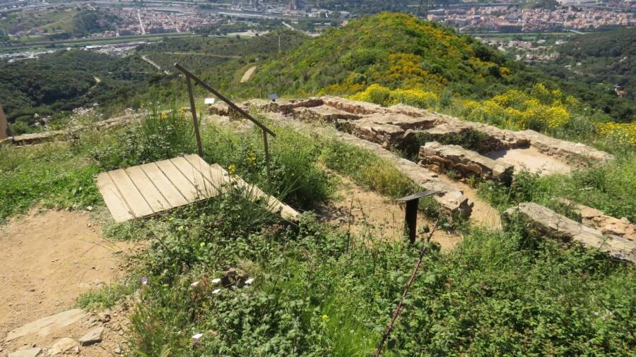 Tiết lộ sự thật rùng rợn về 7 hộp sọ 2.500 năm tuổi