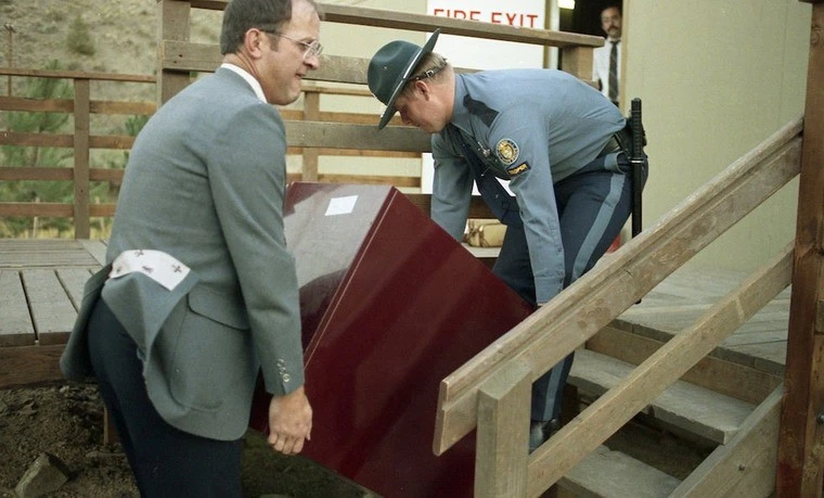 Bàng hoàng vụ khủng bố sinh học chấn động TG năm Giáp Tý 1984 