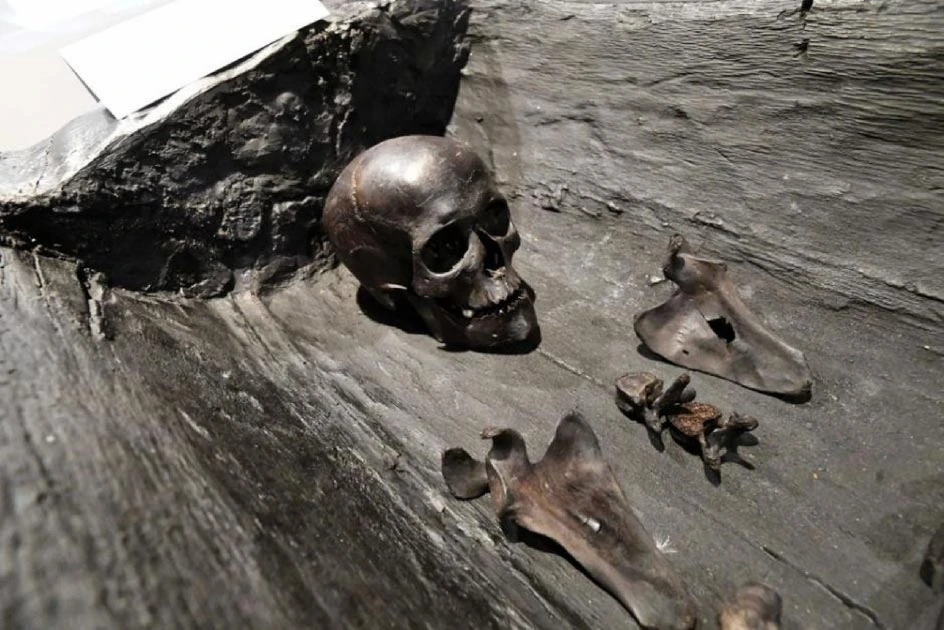 Rùng mình hài cốt “công chúa” 2.000 tuổi bỗng dưng đen sì