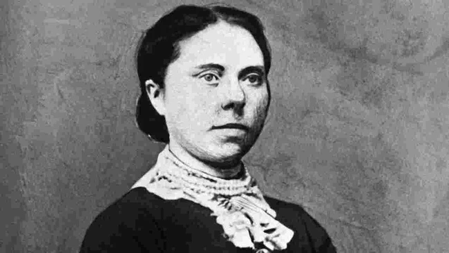 Phát hãi góa phụ sát hại hơn 40 người, kể cả chồng con