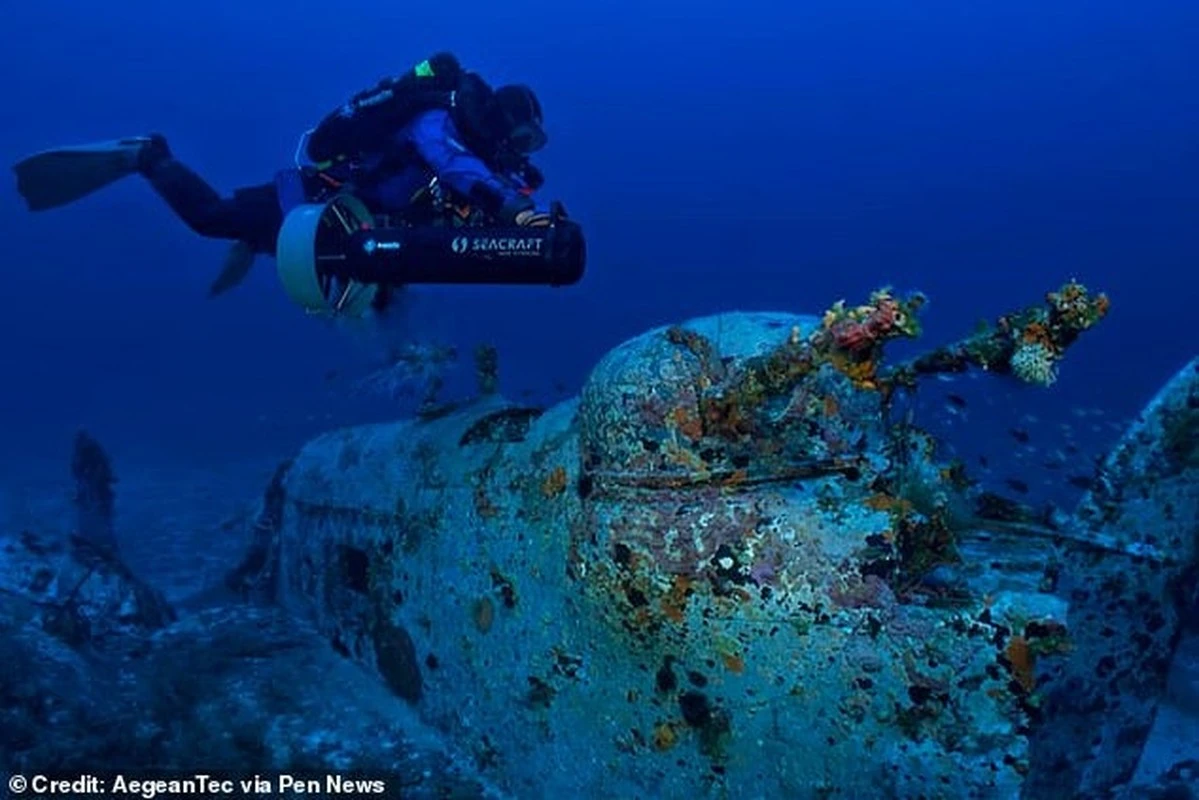 Giật mình xác máy bay thời Thế chiến 2 'ngủ' dưới đáy biển