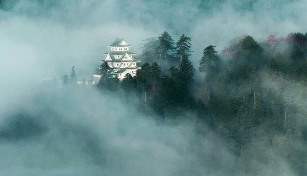 Vén màn bí ẩn “tòa thành lơ lửng trên mây” độc nhất Nhật Bản 