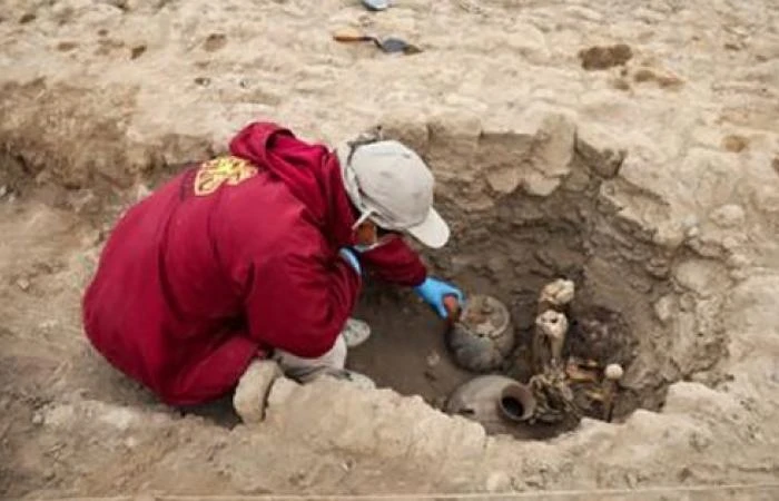 Khai quật di chỉ, thót tim... “mỹ nữ” tóc dài ngồi yên trong cổ mộ