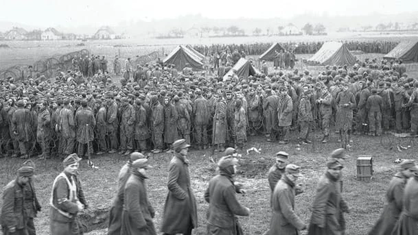 Tù binh phát xít Đức bị trả thù sau Thế chiến 2 thế nào?